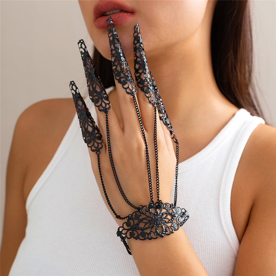 Umbra Lace Hand Chain