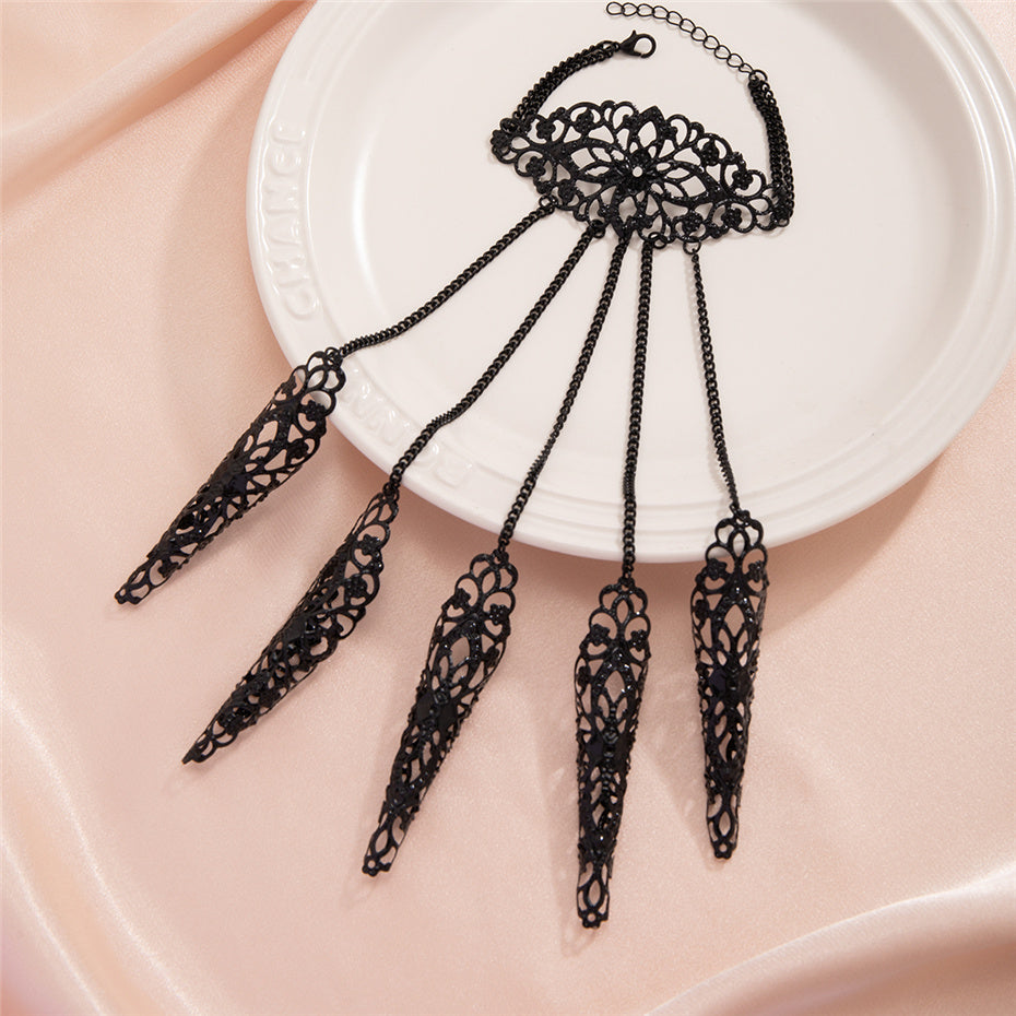 Umbra Lace Hand Chain