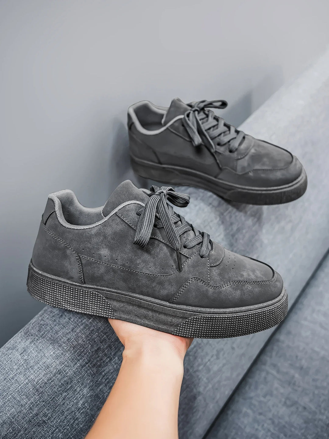 Rivo Sneakers